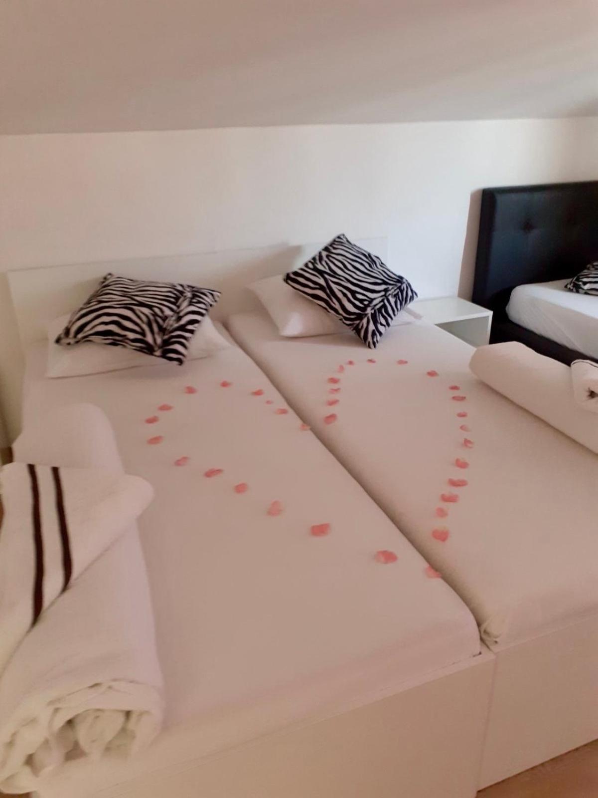 Magic River View Apartment Mostar Bagian luar foto