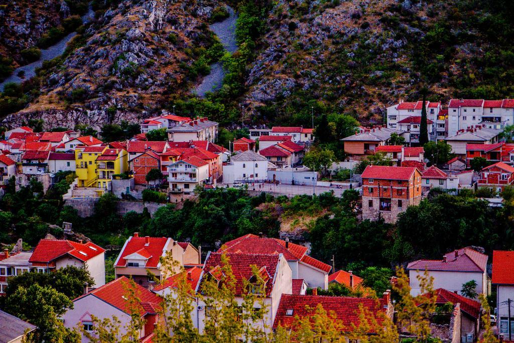 Magic River View Apartment Mostar Bagian luar foto